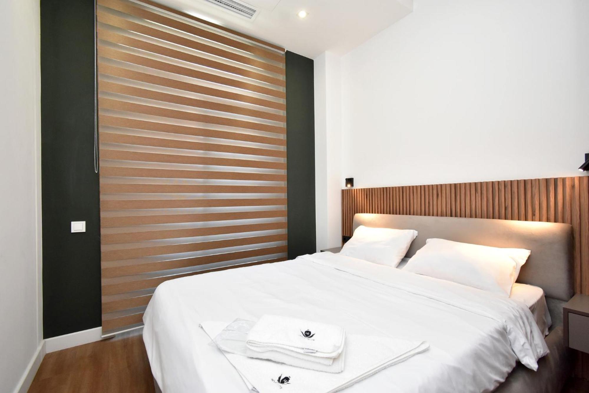 Aygestan Plaza Aparthotel เยเรวาน ภายนอก รูปภาพ