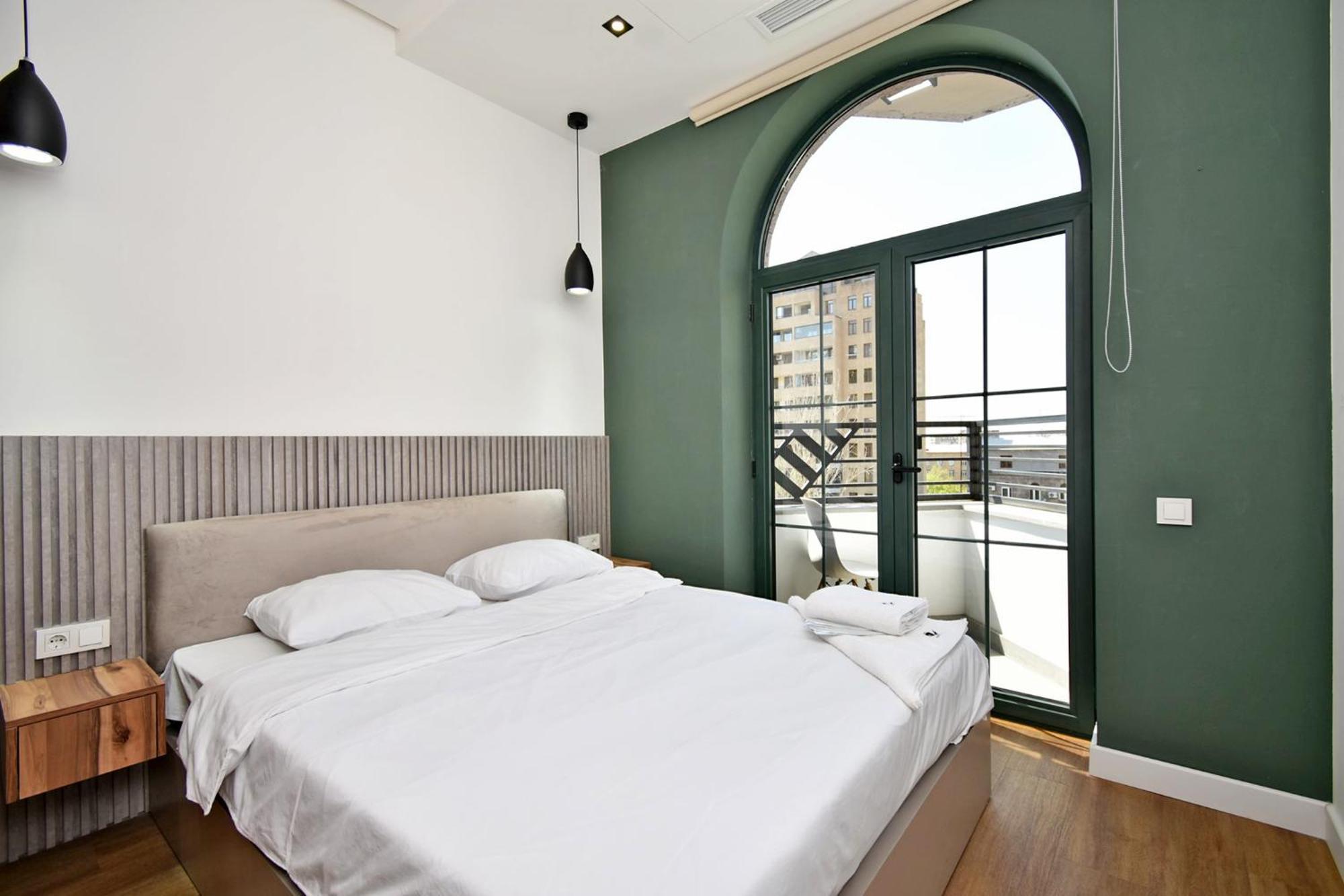 Aygestan Plaza Aparthotel เยเรวาน ภายนอก รูปภาพ